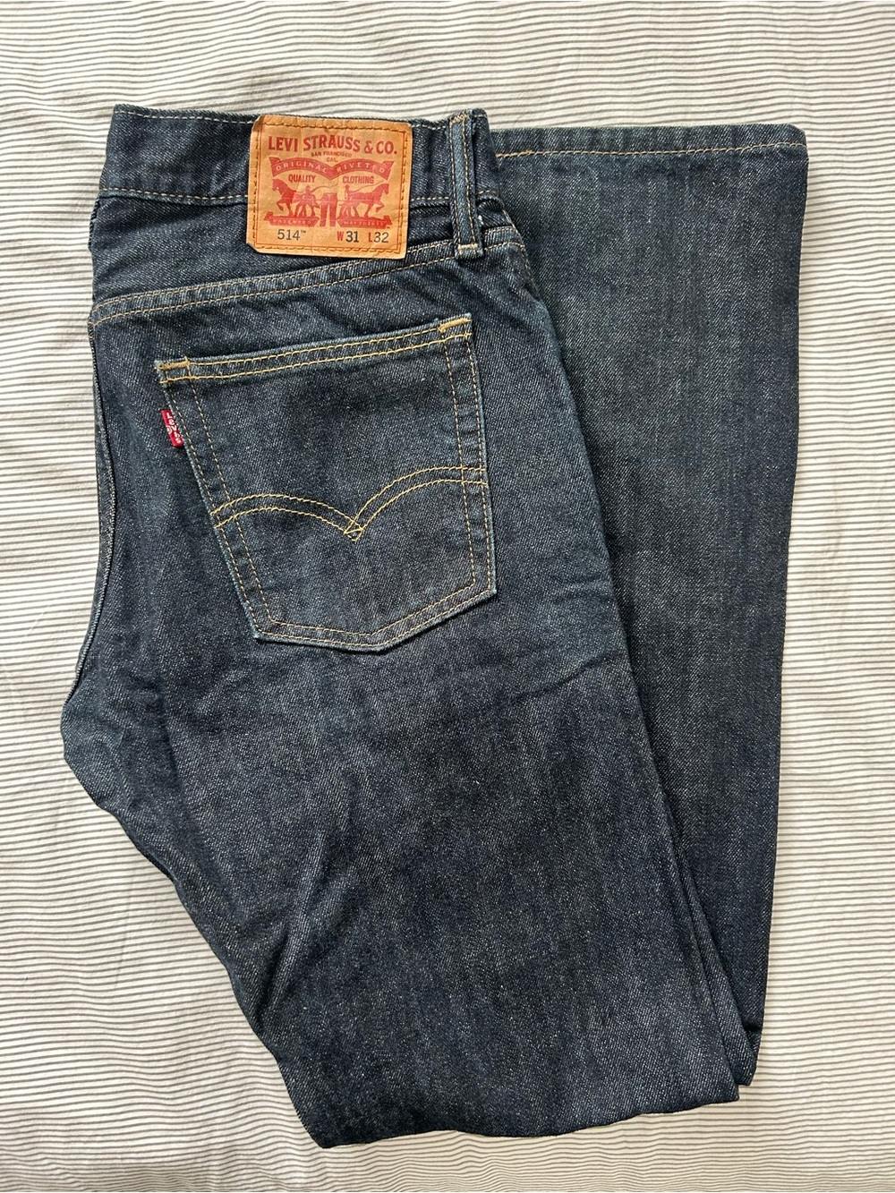 Levi's Men's Indigo Straight-Leg Jeans with Tan Leather Patch
